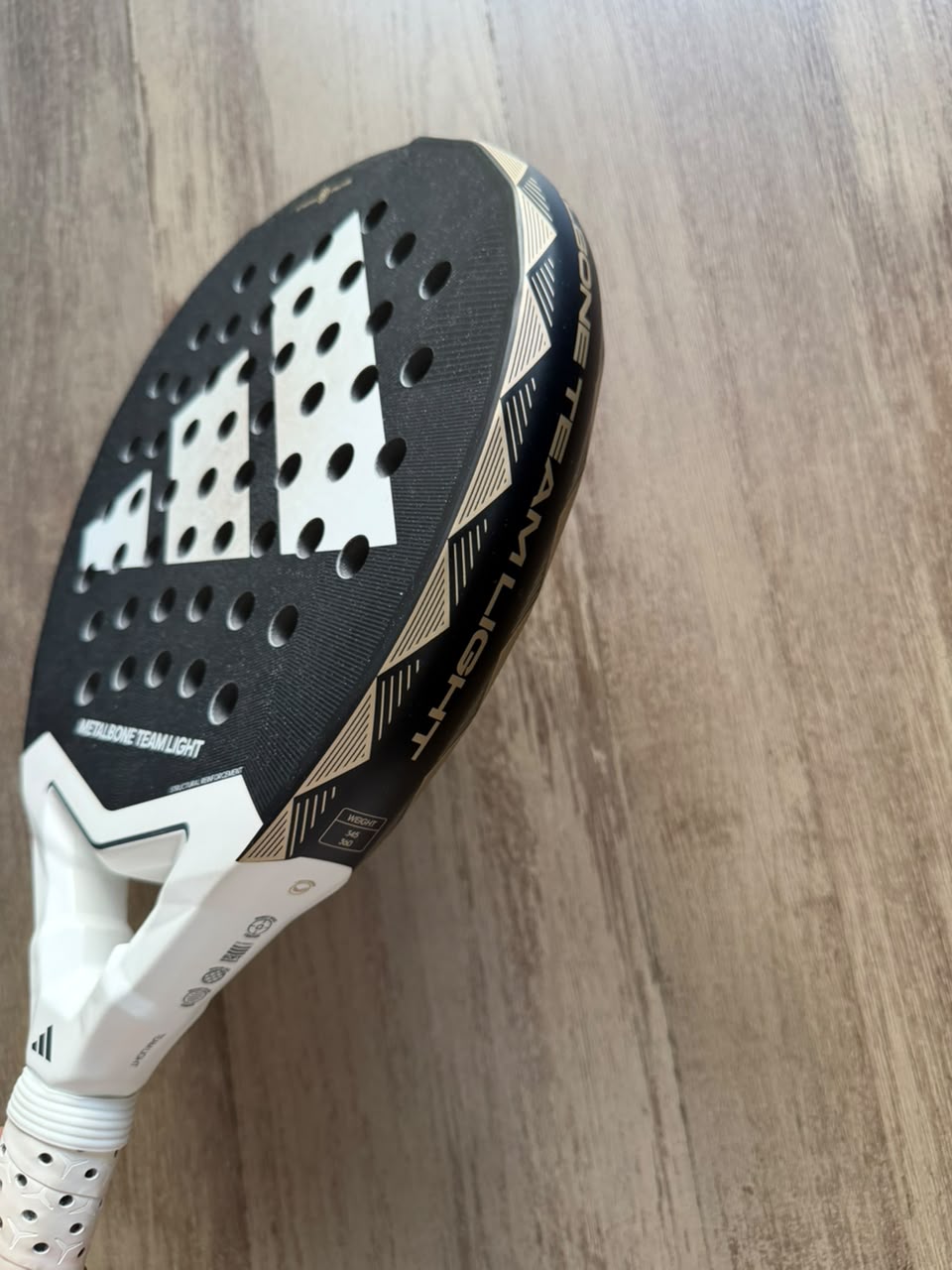  Adidas Metalbone Team Light 3.4 Octagonal Structure frame and Power Extra Grip handle detail