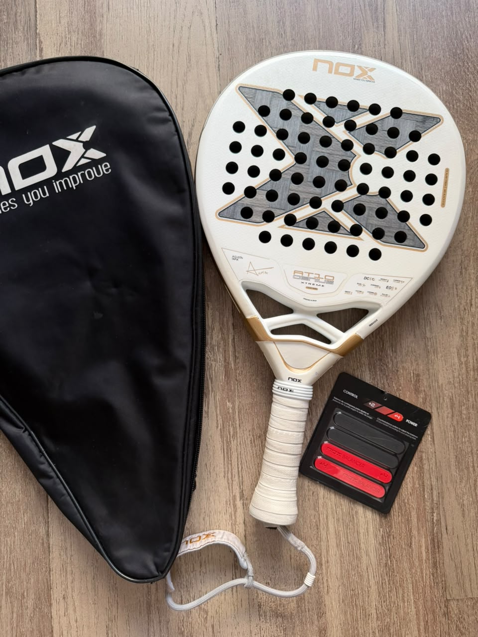 Pre-owned NOX AT10 12K 2026 padel racket good condition — teardrop shape, Agustín Tapia, South Africa